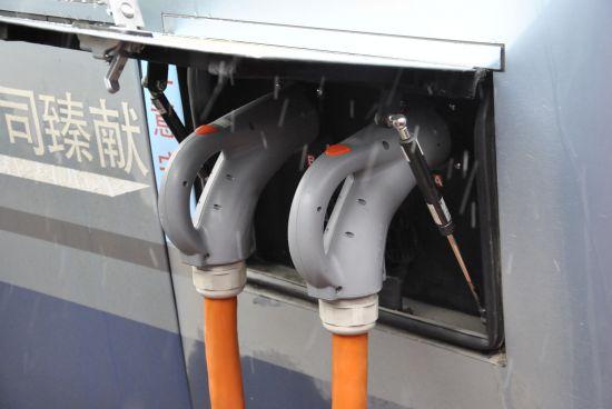 我国十分钟快充纯电公交湖州试运行成功