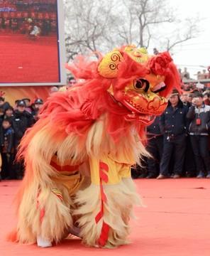民间社火舞狮表演--汇图网huitu.com