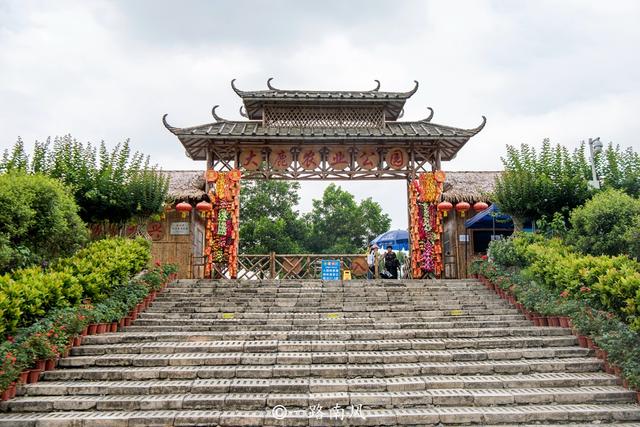 揭阳山区出现一个美丽公园，因高颜值厕所而走红，你去过吗？