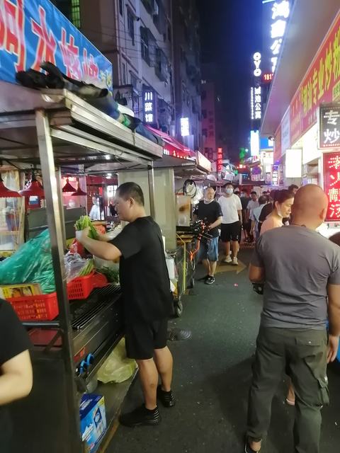 珠海夏湾,是全市最旺的夜宵市场所在地,不可错过