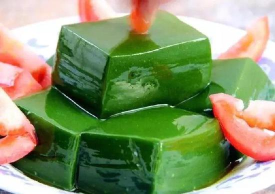 温州美食正文绿豆腐是温州泰顺,文成一带的夏日美食.