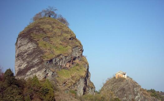 戈镰石仙人洞景区