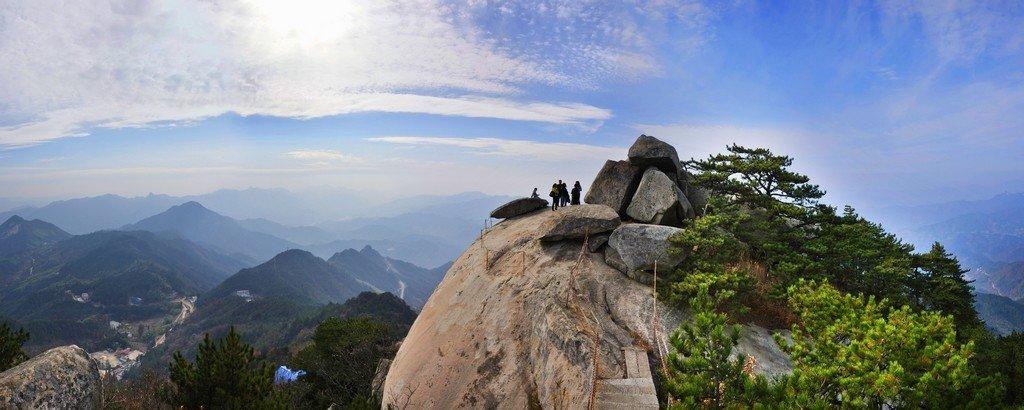 大别山薄刀峰风景区