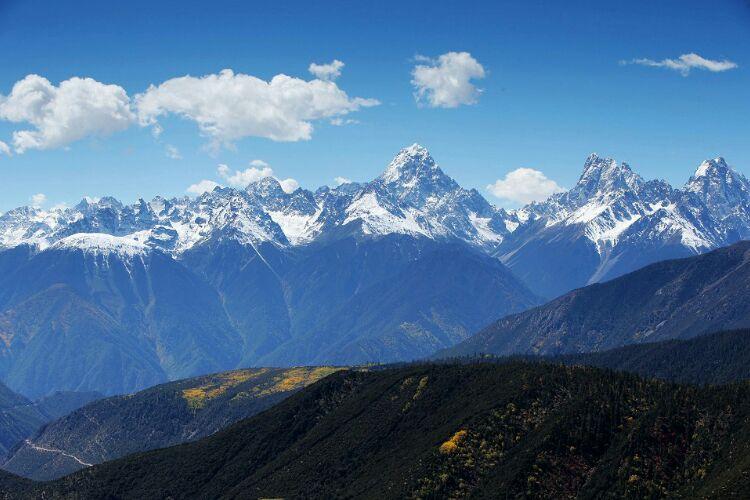 达美拥雪山