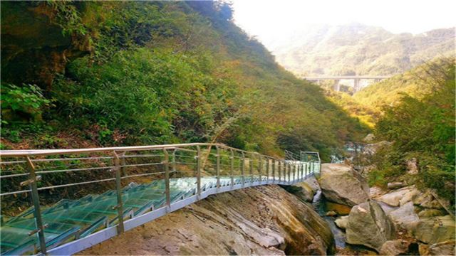 平江沱龙峡生态旅游