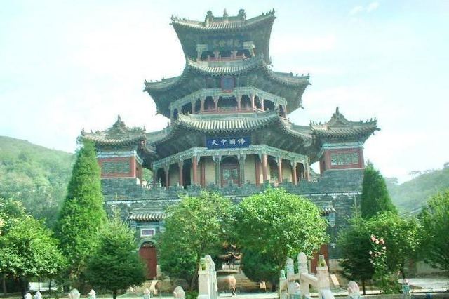 葫芦岛莲花山圣水寺