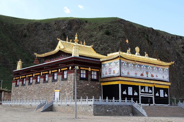 甘德官仓峡旅游