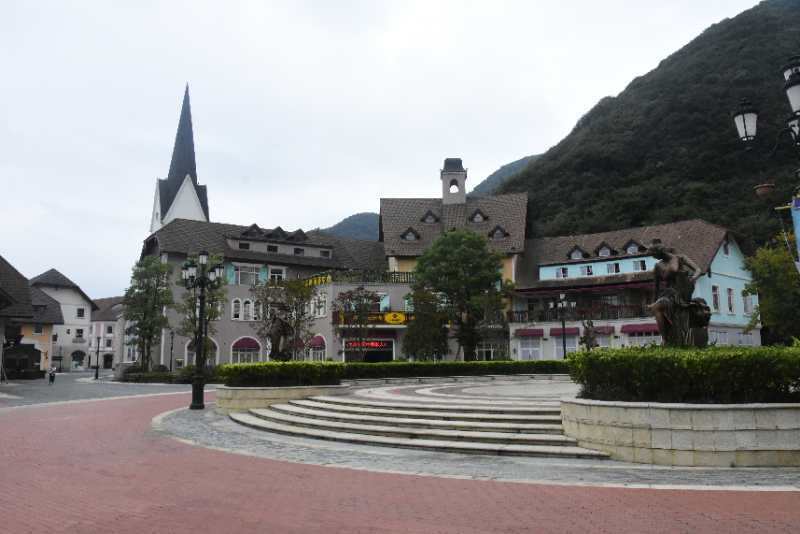 中颐·贵州云漫湖养老院